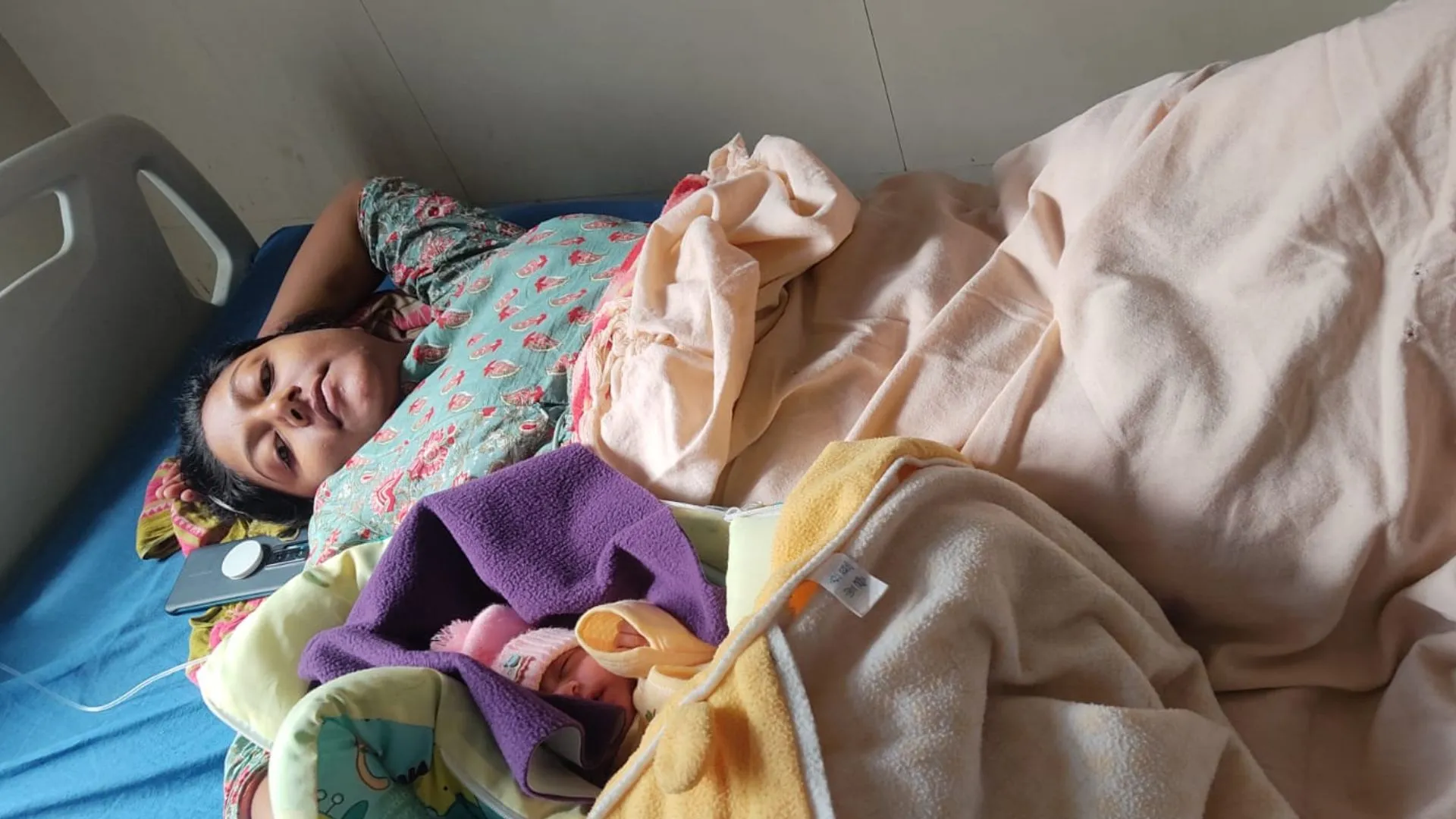 बरेली: स्टाफ नर्स प्रसव पीड़ा से घंटों तड़पी, नहीं आईं डॉक्टर साहिबा, EMO ने कराई सकुशल डिलीवरी