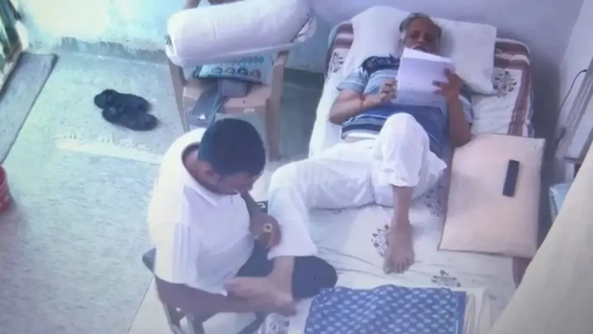 Video : फिजियोथेरेपिस्ट नहीं, रेप का आरोपी कर रहा था तिहाड़ जेल में बंद मंत्री सत्येंद्र जैन की मसाज,  BJP का बड़ा दावा