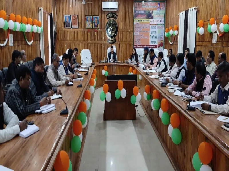 डीएम का निर्देश : ब्लॉक स्तरीय समिति से सत्यापन कराकर जिला स्तर पर भेजें
