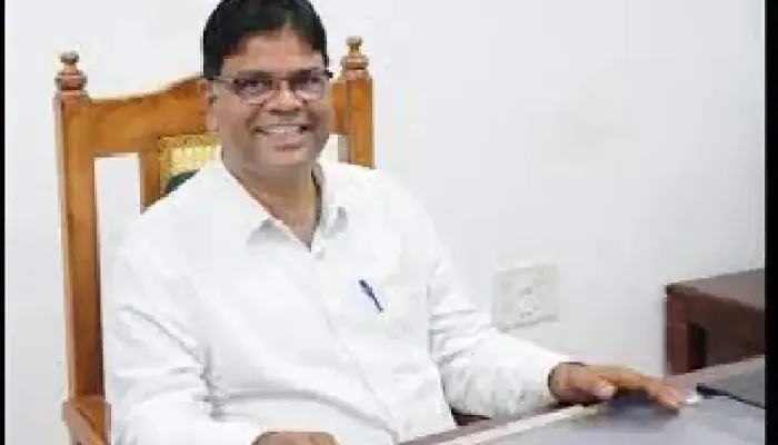 निकाय चुनाव में लापरवाही बरतने में तीन बीएलओ पर गिरी गाज