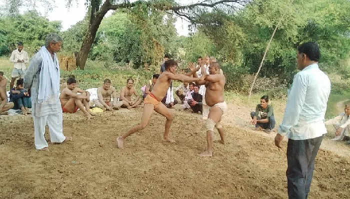 हमीरपुर : पहलवानों ने दांवपेंच दिखा किया रोमांचित