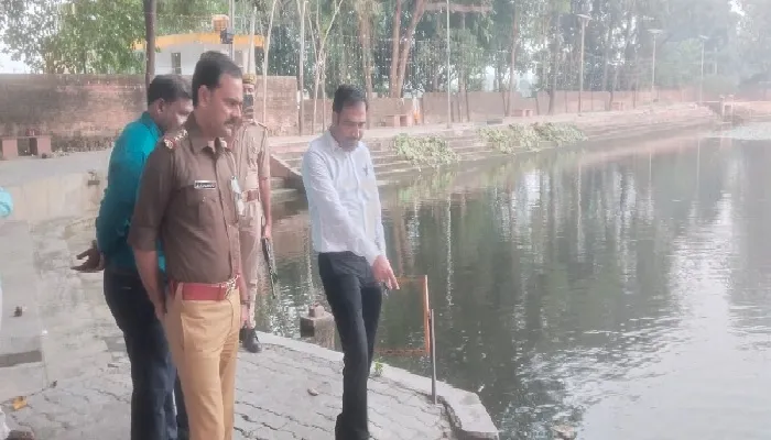बाराबंकी : सात नवम्बर को देव दीपावली, तैयारियों का जायजा लेने पहुंचे तहसीलदार