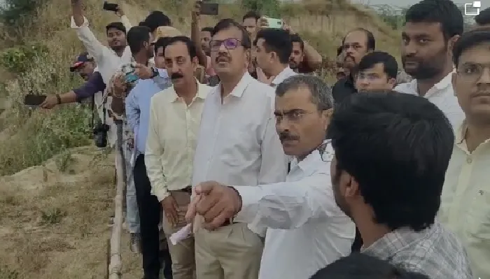 हमीरपुर : प्रमुख सचिव नमामि गंगे अनुराग श्रीवास्तव ने पत्योरा परियोजना का किया निरीक्षण