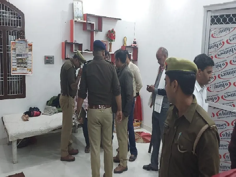  पारिवारिक कलह : पत्नी की हत्या करने के बाद सिपाही ने खुद को गोली मारी