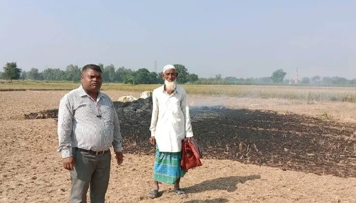 राजस्व टीम करेगी राजस्व वसूली : पराली जलाते चार किसानों को पकड़ा, नोटिस जारी