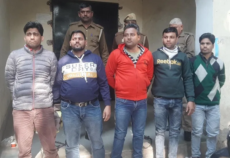 मुरादाबाद : नियम तोड़ने वाले बाइक सवार पांच युवक गिरफ्तार, भेजा जेल 