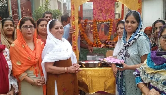 अयोध्या : रामनगर में महिलाओं ने किया प्रभात फेरी का स्वागत