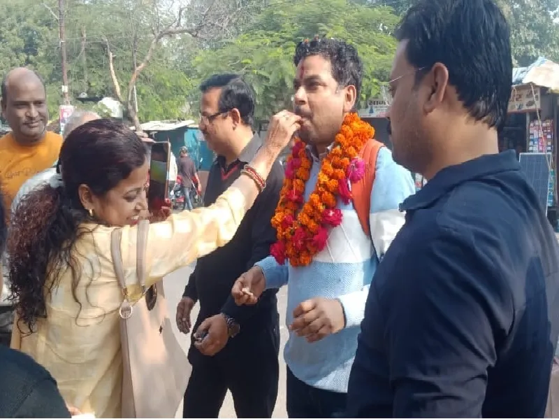 हरदोई : केबीसी की हॉट सीट तक पहुंच कर बनें लखपति
