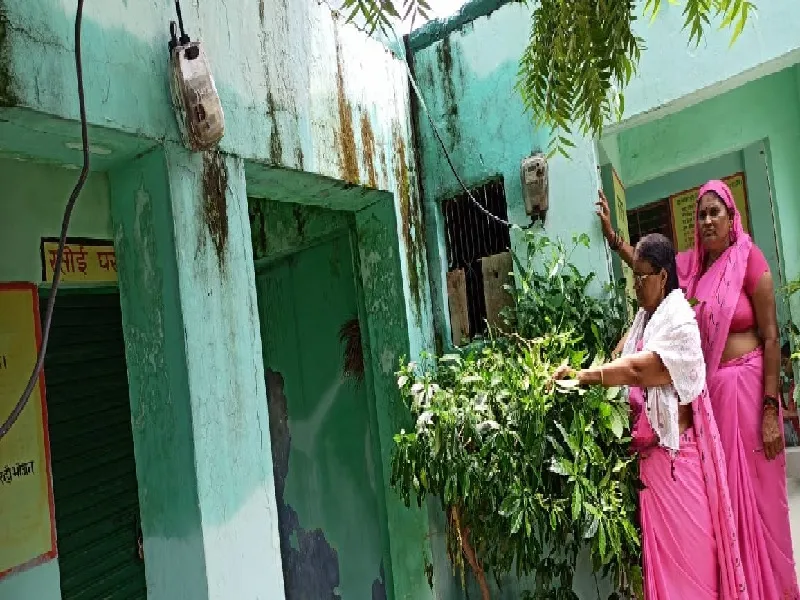  गजब कारनाम : चार कमरों के भवन में तीन-तीन बिजली के मीटर