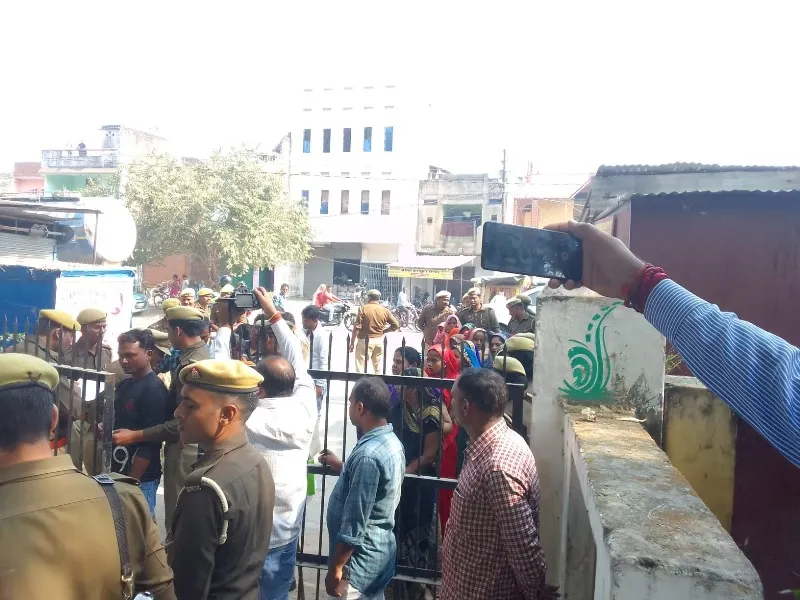 रायबरेली : ऊंचाहार ब्लाक प्रमुख के विरुद्ध अविश्वास की बैठक शुरू