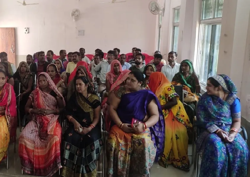 रायबरेली : ऊंचाहार ब्लाक प्रमुख अविश्वास प्रस्ताव में सदस्यों ने किया मतदान