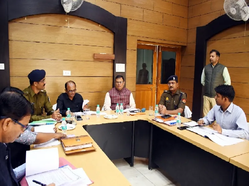 मैनपुरी उपचुनाव : अपराधियों  पर पुलिस की रहेगी पैनी नजर