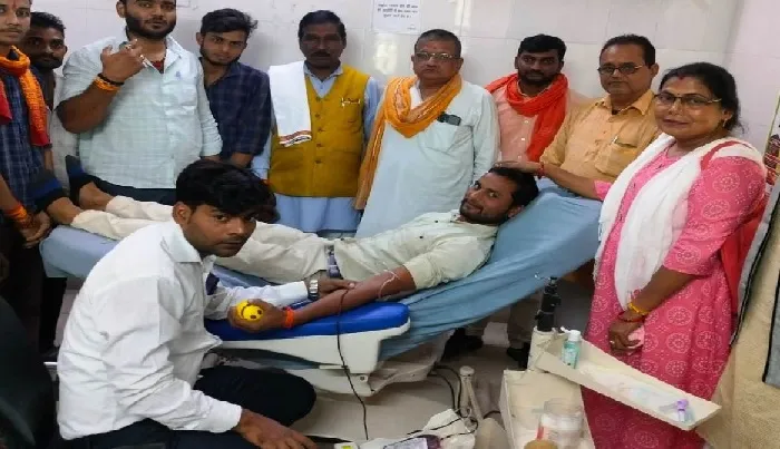 बांदा : कारसेवकों ने हुतात्मा दिवस पर किया रक्तदान