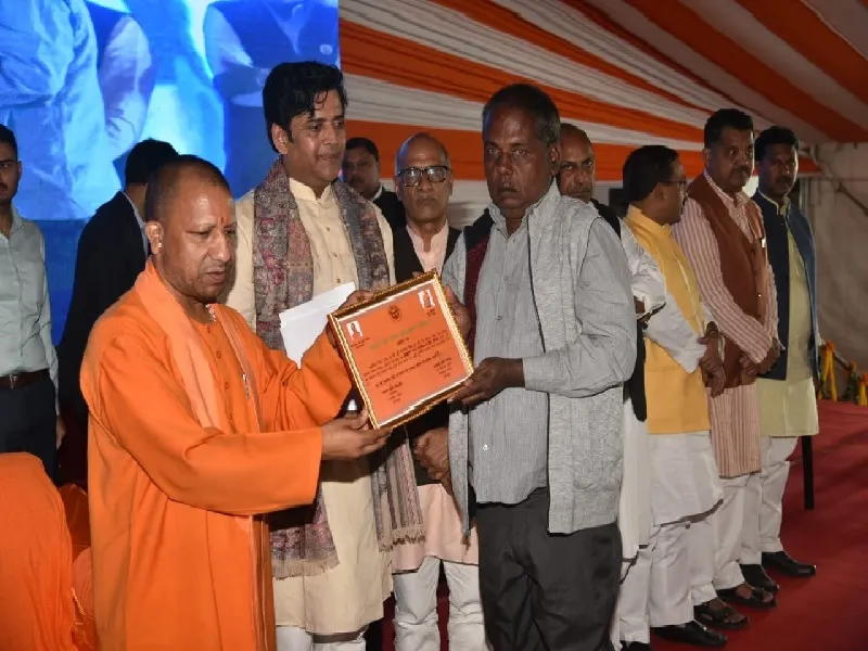 गोरखपुर : सीएम योगी बोले, बुलेट ट्रेन की गति से विकास कराती है ट्रिपल इंजन की सरकार