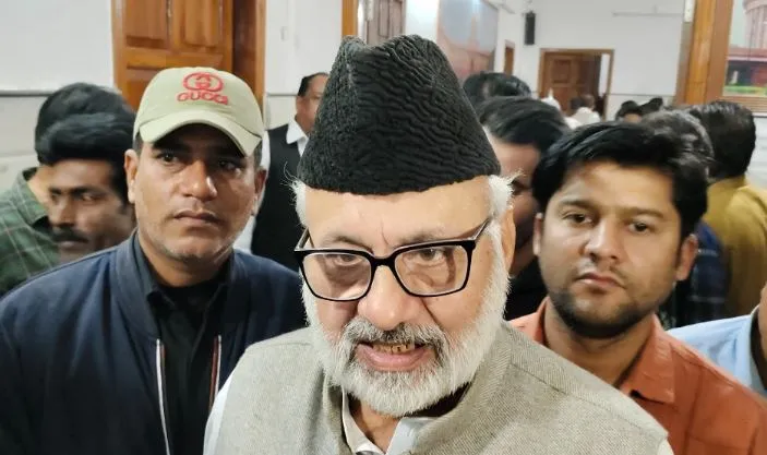 रामपुर उपचुनाव: सपा से चुनाव लड़ेंगे आसिम राजा, बैठक में आजम खान ने प्रत्याशी किया घोषित