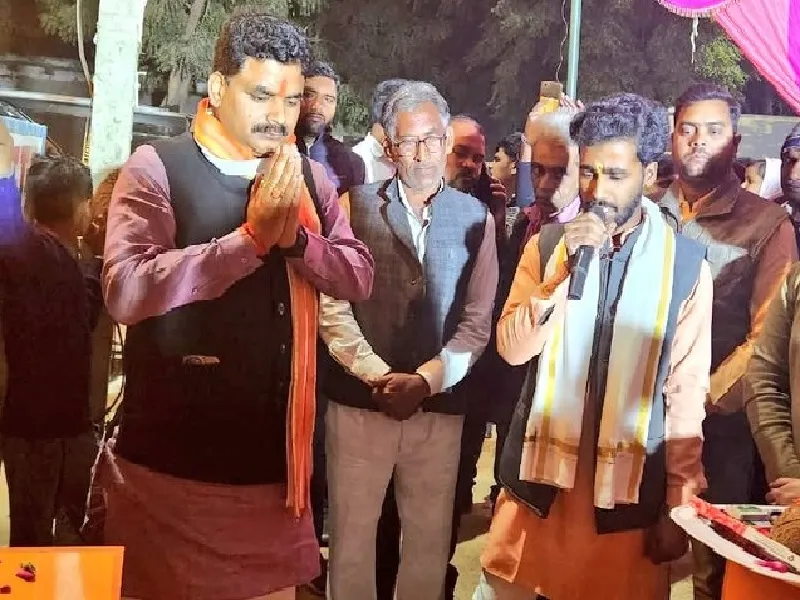  जौनपुर : स्ट्रीट लाइट से जगमग हुआ घनश्यामपुर बाजार 