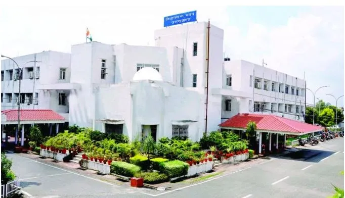 देहरादून: सत्र में फोन इस्तेमाल न करने के दिए सख्त निर्देश, होगी कार्यवाही