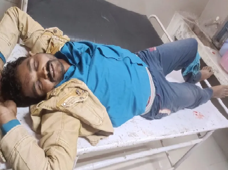 जौनपुर : पुलिस और गो तस्करों में मुठभेड़, दो के पैर में लगी गोली तीन गिरफ्तार