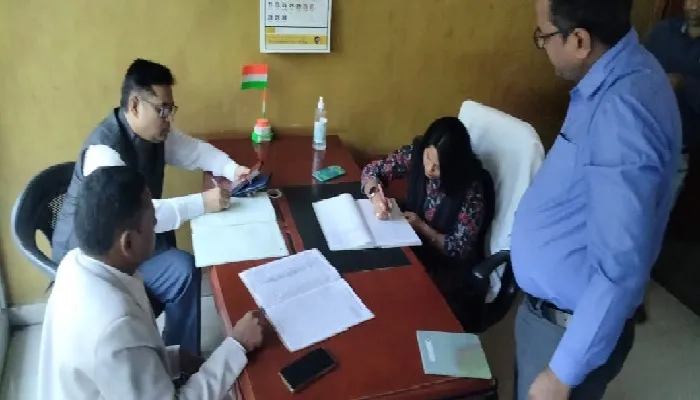 औचक निरीक्षण : वृद्धाश्रम के रसाईघर के खाने में मिली मक्खियां, अनाथालय का मालगोदाम के रूप में इस्तेमाल