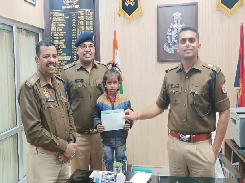 हमीरपुर : सीओ ने चार गरीब बच्चियों को 40 हजार की करवाई एफडी