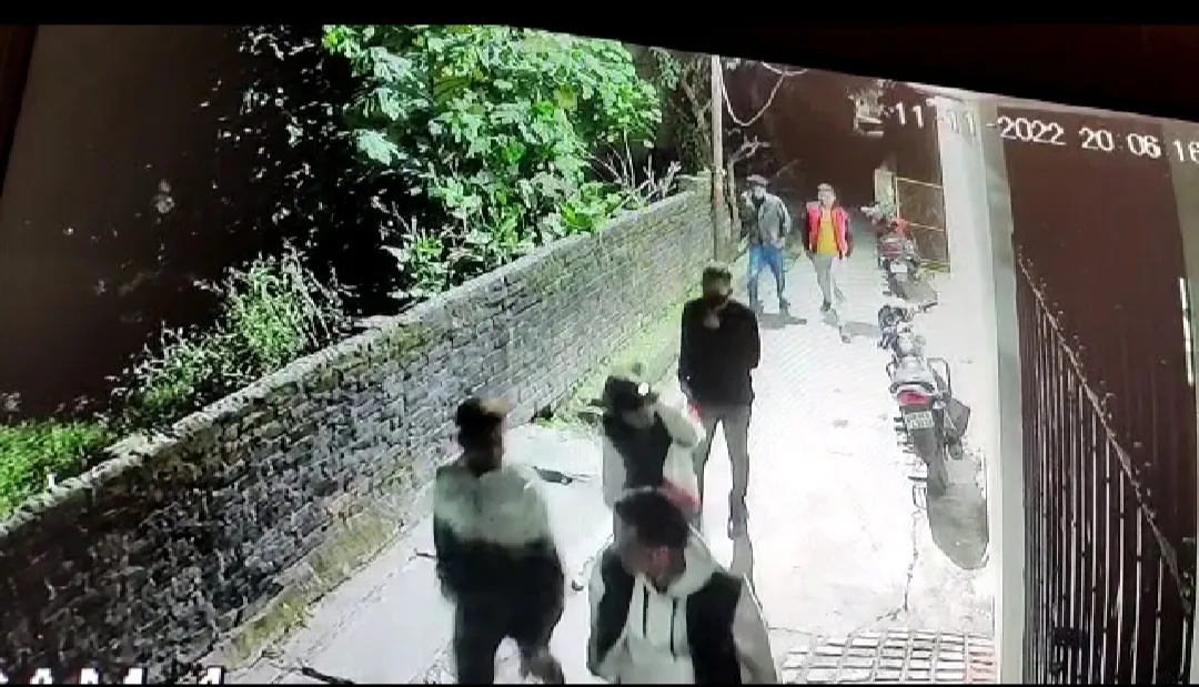 हल्द्वानी: स्मैक तस्करों और नशेड़ियों के बीच पथराव
