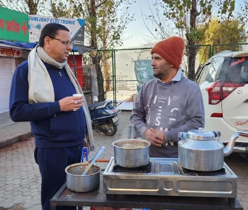 पिथौरागढ़: काफिला न भीड़, सैर पर अकेले निकले मुख्यमंत्री  