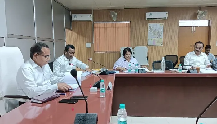 अयोध्या विजन 2047 : मार्गों के चौड़ीकरण व हवाई अड्डा निर्माण में तेज लाने पर जोर