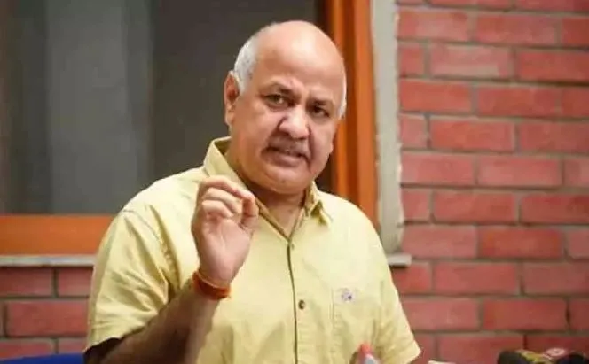 गुजरात: आप उम्मीदवार ने नामांकन लिया वापस, सिसोदिया ने ‘भाजपा के गुंडों’ पर अपहरण का लगाया आरोप 