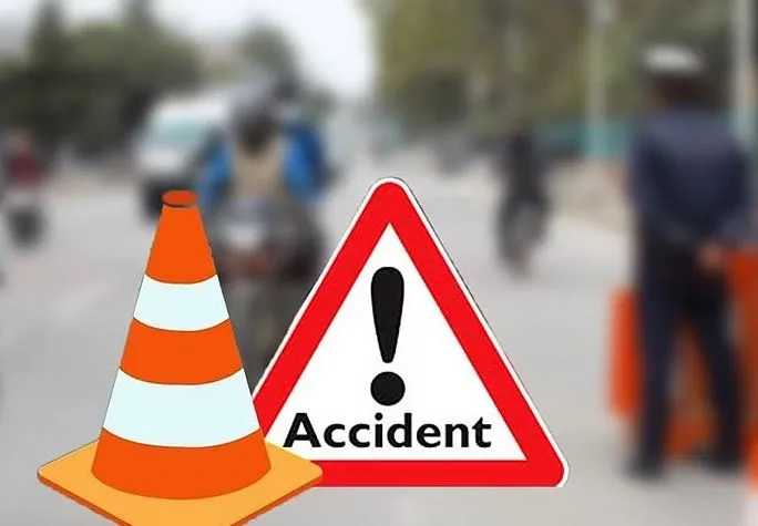 शाहजहांपुर: पिकअप की टक्कर से बाइक सवार की मौत, अन्य एक घायल