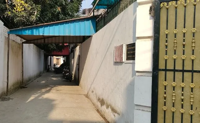 रामपुर: नपा अफसर नहीं हटवा सके आजम खां का कब्जा, तीन इंजीनियरों ने खड़े किए हाथ 