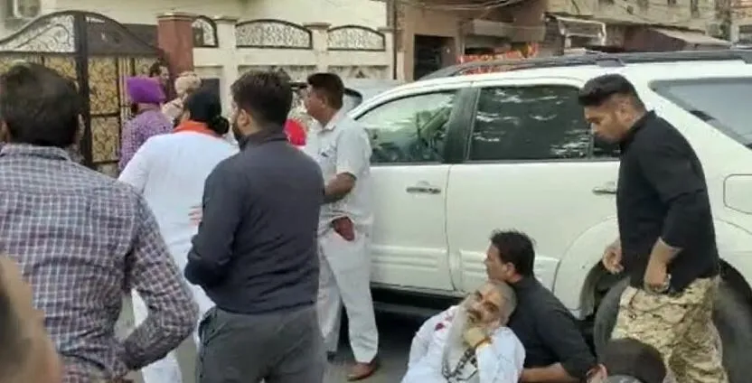 Video: अमृतसर में शिवसेना नेता की दिनदहाड़े गोली मारकर हत्या, मंदिर के बाहर दे रहे थे धरना, हमलावर गिरफ्तार