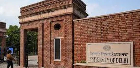 CUET DU Admission : डीयू में 9000 सीटें खाली, मिड एंट्री का दरवाजा खुला