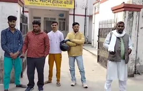 बरेली: बोलेरो ने मारी ट्रैक्टर-ट्रॉली को टक्कर, मौके पर ही किसान की मौत