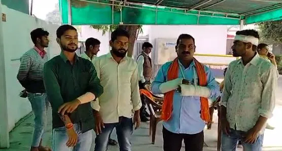 बरेली: आरोपियों का घर पुलिस को बताना भारी पड़ा, चार लोगों की लाठी डंडे से पिटाई, वीडियो वायरल