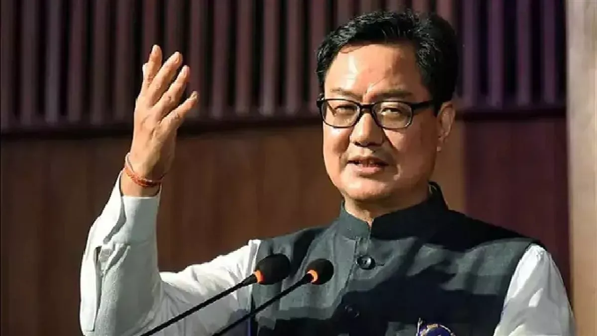 मतदाता पहचान पत्र से आधार को लिंक नहीं करने वालों के नाम मतदाता सूची से नहीं हटेंगे: सरकार