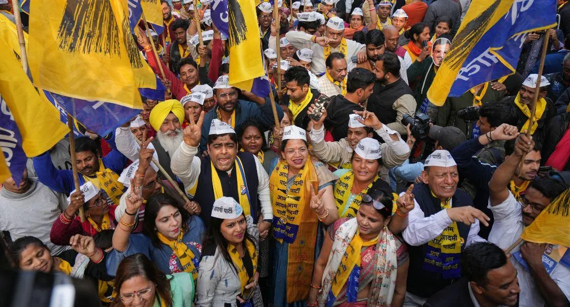 MCD चुनाव मतगणना : रुझानों के बीच AAP कार्यालय में जश्न का माहौल 