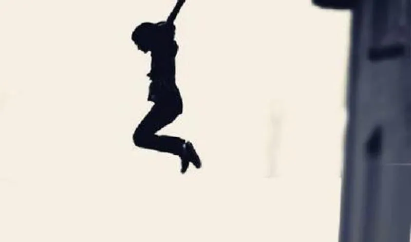 बरेली: खेलते समय छत से गिरी मासूम, जिला अस्पताल में चल रहा उपचार,हालत नाजुक 