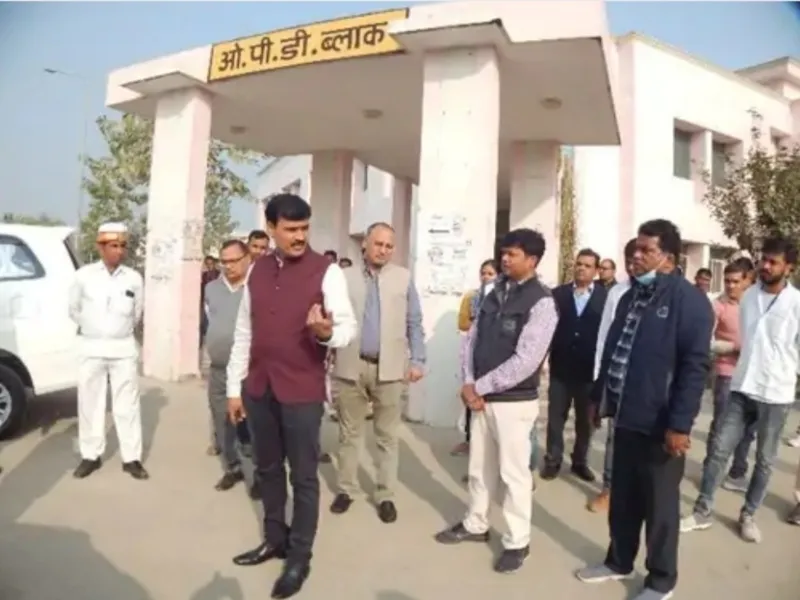 Hardoi DM ने दिया निर्देश, बोले- मरीज और बीमारी का रखें डिजिटल रिकॉर्ड      