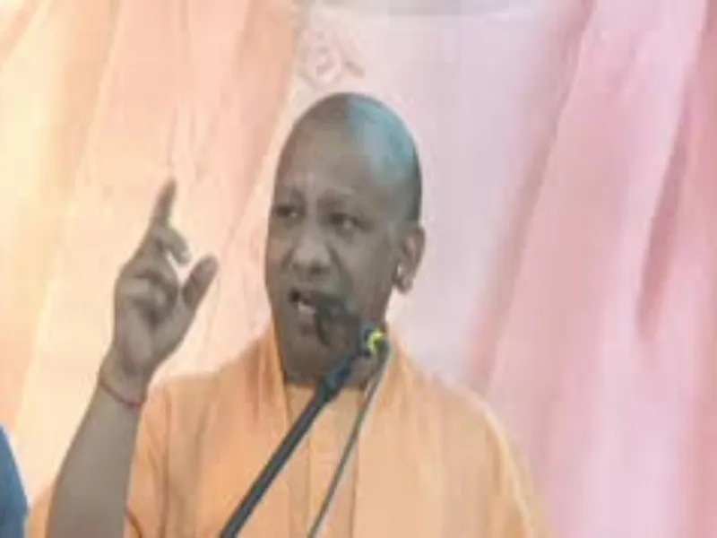 लखनऊ: शोधार्थियों से CM योगी ने किया संवाद, बोले- ग्राम विकास में बनें साझीदार 