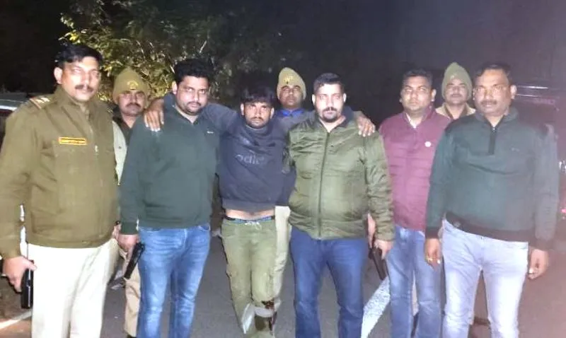 मेरठ: डकैती डालने वाले बदमाशों से पुलिस की मुठभेड़, पैर में लगी गोली 