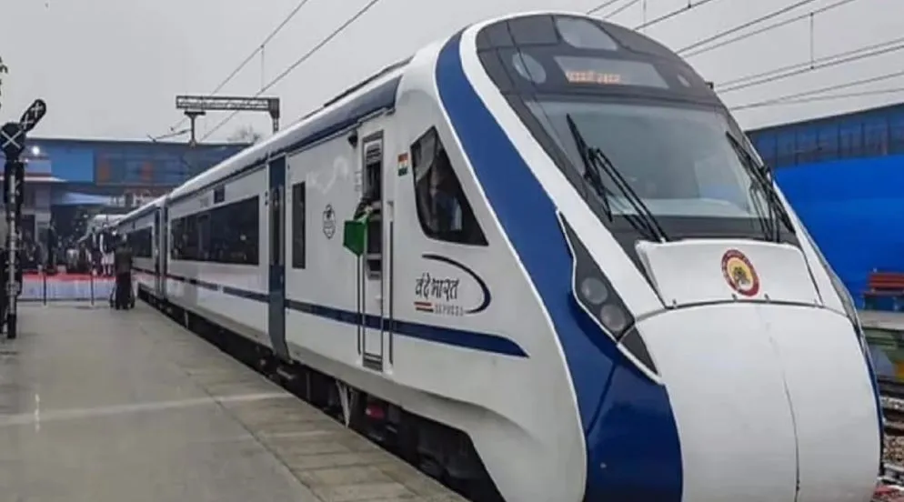 छत्तीसगढ़: नई नागपुर-बिलासपुर वंदे भारत ट्रेन पर पथराव, कोई हताहत नहीं