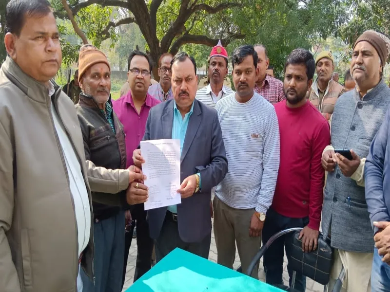 जौनपुर: दबंगों द्वारा पत्रकार की पिटाई, पत्रकार संगठनों ने सौंपा ज्ञापन