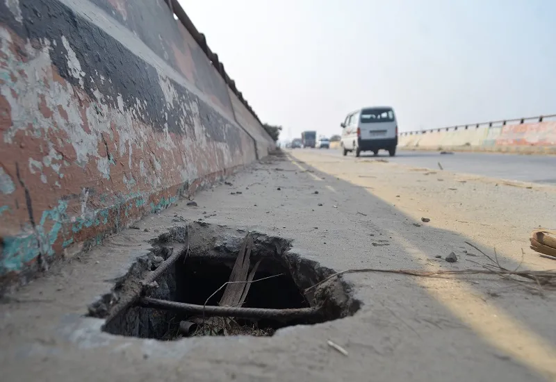 मुरादाबाद : छह साल, पुल बदहाल...उप्र- उत्तराखंड के रिश्तों को जोड़ने वाले पुल का अखिलेश यादव ने किया था लोकार्पण