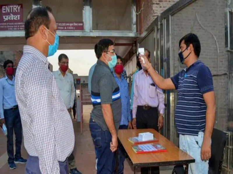 आगरा: ताजमहल में एंट्री से पहले विदेशी पर्यटकों की होगी स्क्रीनिंग 