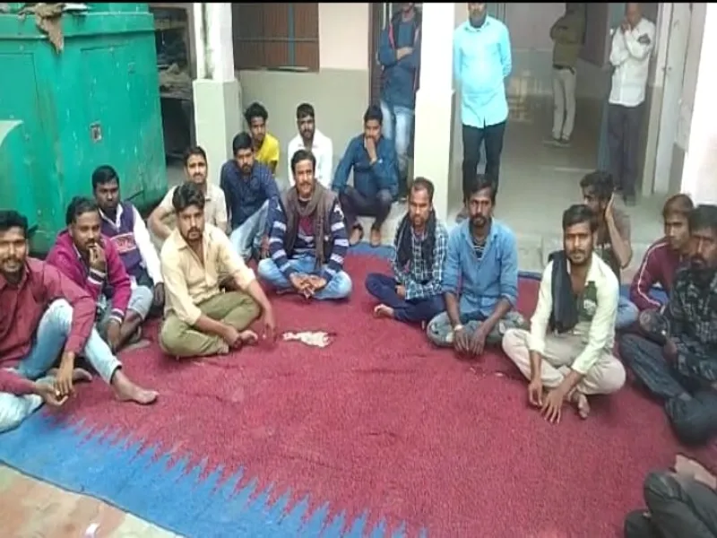 बहराइच: दो महीने से वेतन को तरस रहे हैं सफाई कर्मी, शुरू किया धरना प्रदर्शन