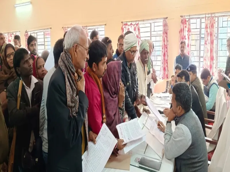 समयबद्ध हो शिकायतों का निस्तारण :जिलाधिकारी