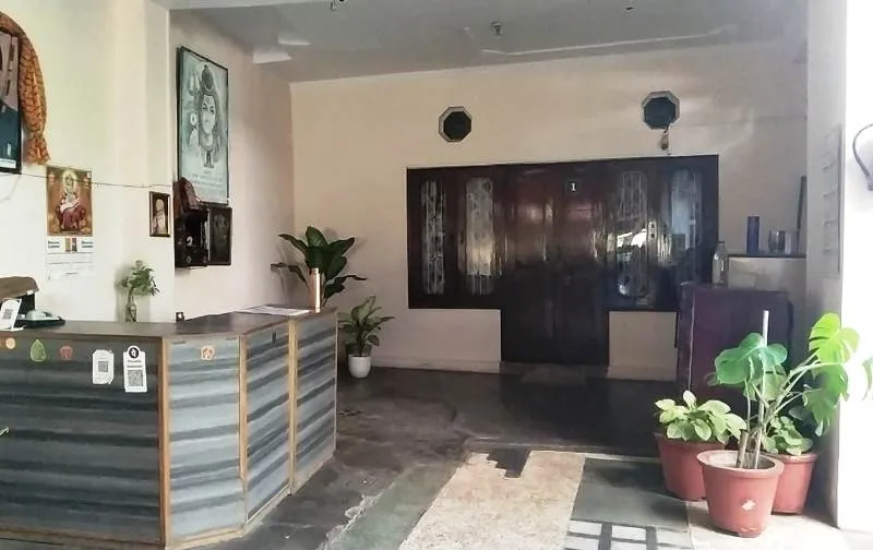 मेरठ: होटल में चल रहा था ऐसा काम, पुलिस ने मारा छापा तो रह गए हैरान