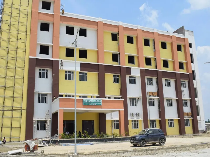 हरदोई: अस्पताल में डाक्टर से ही मांगी रिश्वत, हुआ हंगामा