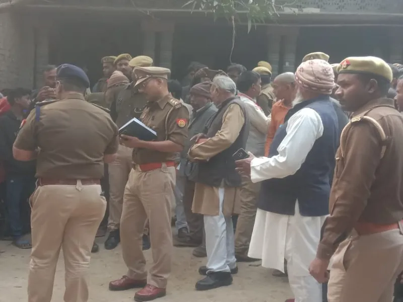 अंबेडकरनगर: सोते समय वृद्ध दंपति की गला रेत कर हत्या, जांच में जुटी पुलिस 