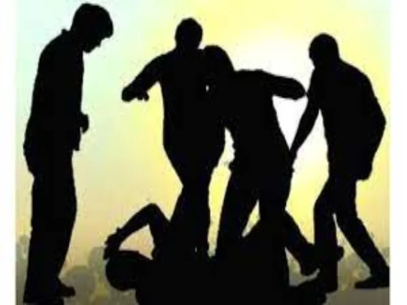 हरदोई: मेडिकल कालेज के सिक्योरिटी गार्डों ने की मारपीट, वीडियो वायरल